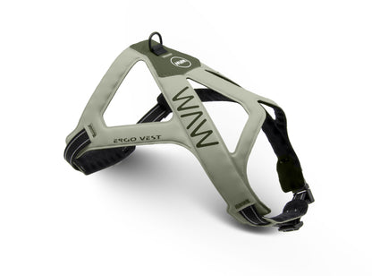 由な動きと快適さを、 体に沿う設計が両立 【ERGO VEST（ハーネス）】